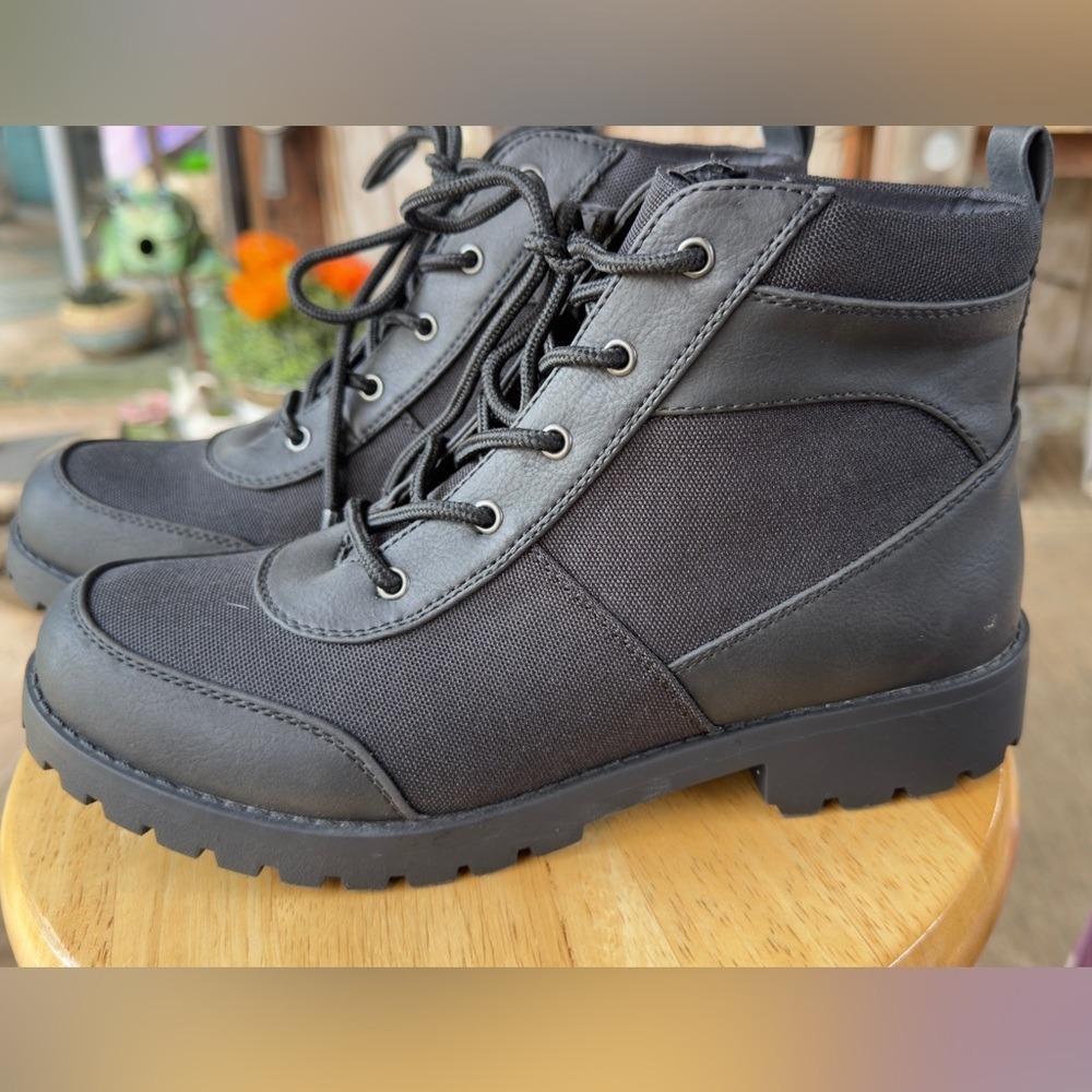 Cliffs by White Mountain women's combat or hiking-style sz 9 NWOT